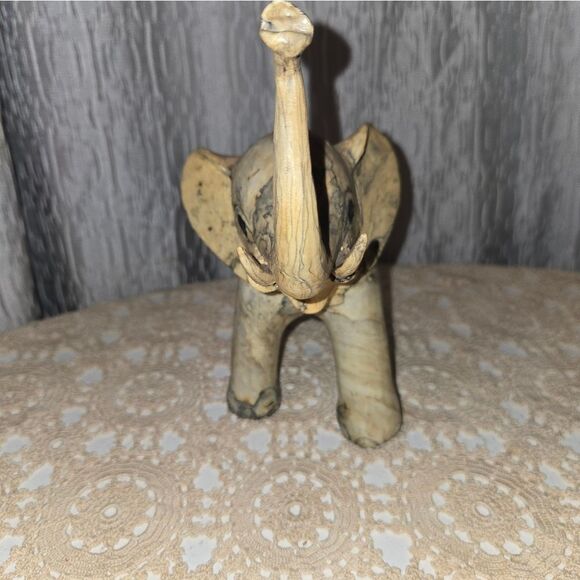 handcraft crushed oyster shell elephant figure 7x6 - Picture 2 of 7